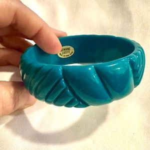 Vintage Turquoise Lucite bracelet